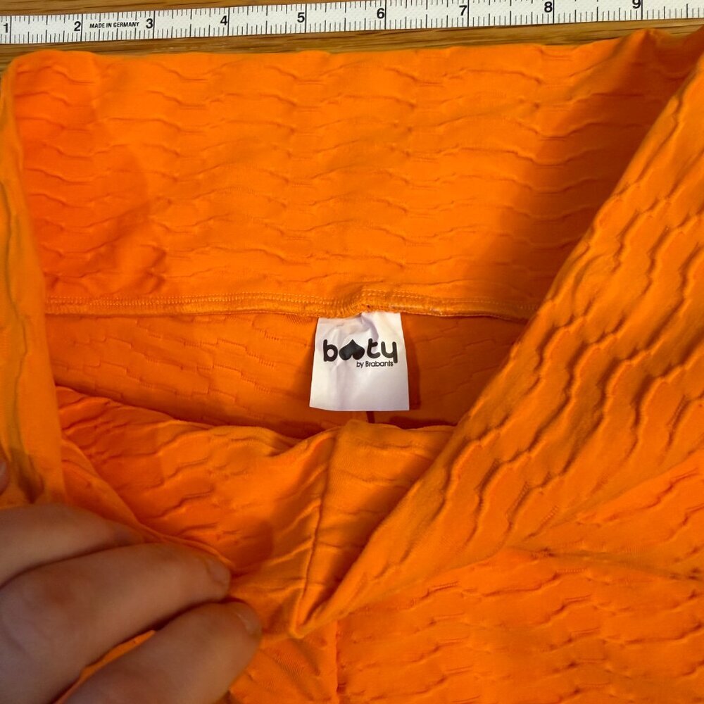 Booty By Brabants Croco Skin Seamless Leggings in Orange - One Size - Picture 4 of 7